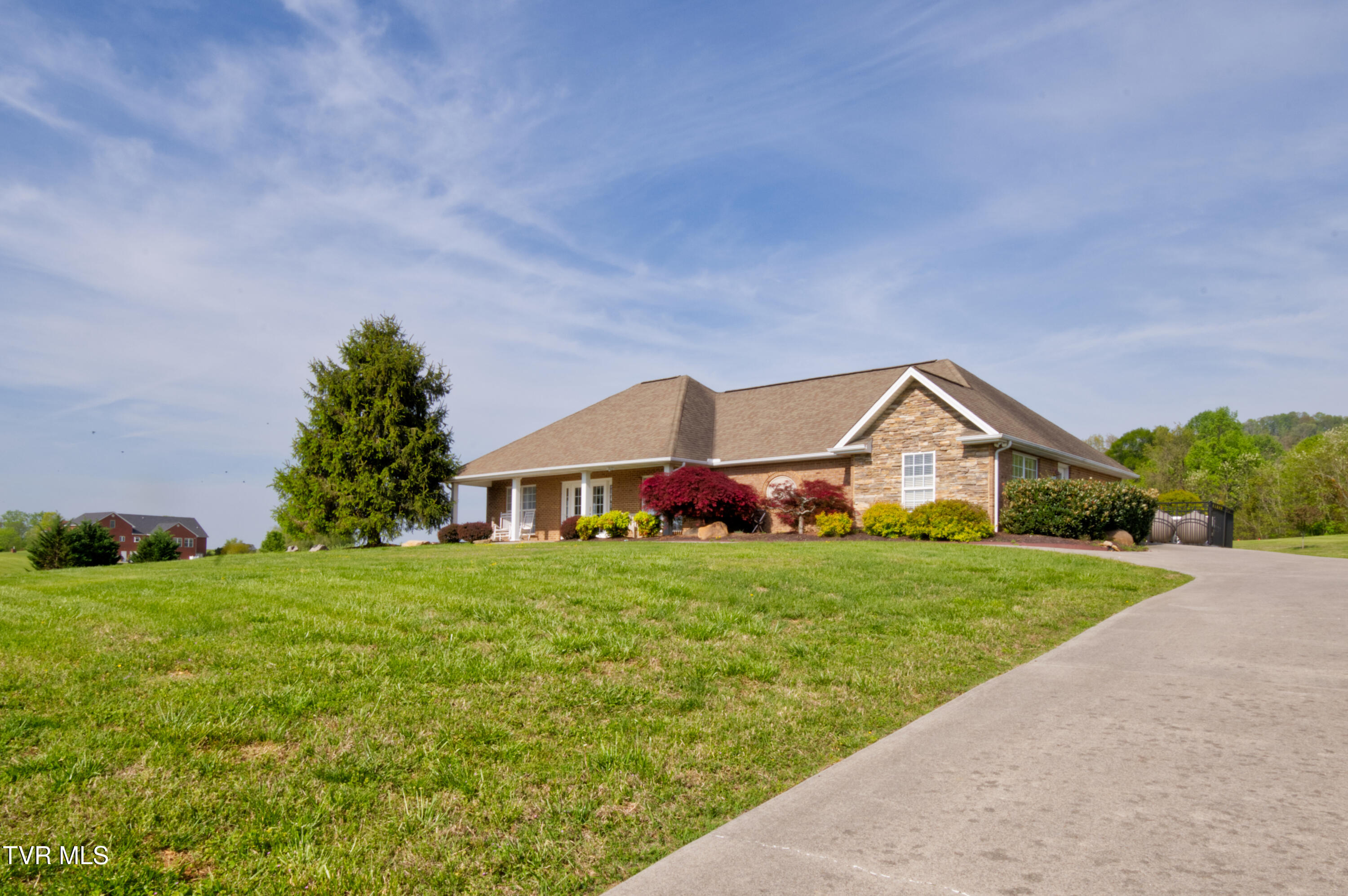 9056 Paradise View Drive, Mooresburg, Tennessee image 2