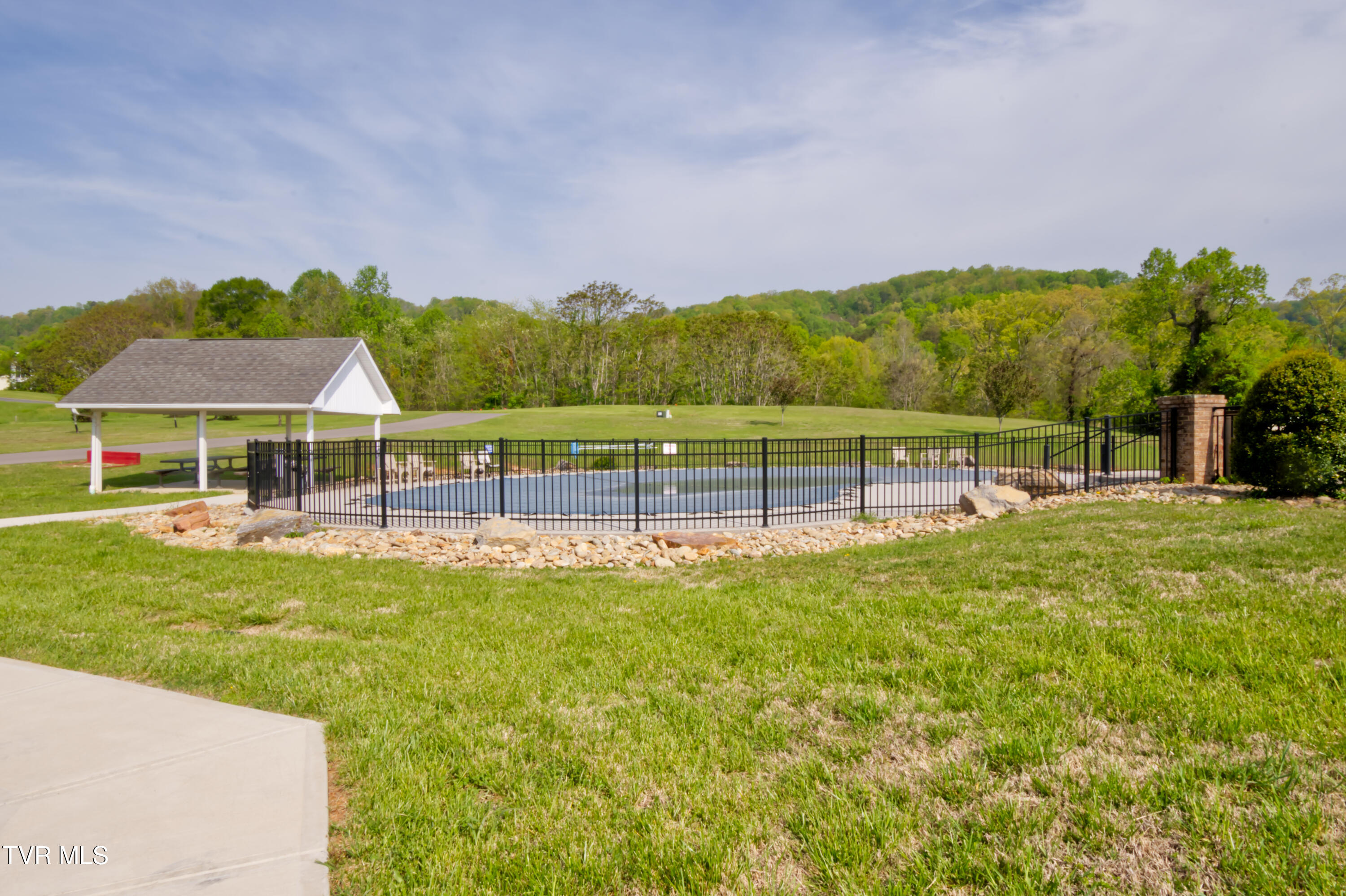 9056 Paradise View Drive, Mooresburg, Tennessee image 7