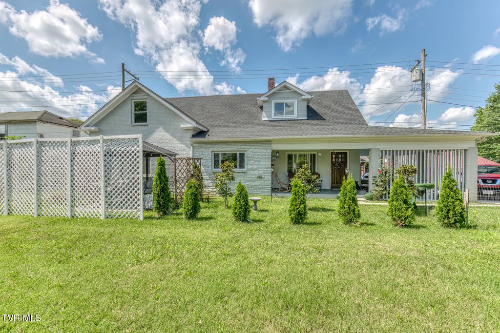 Photo of 434 Lindsey Street, Bristol, VA 24201 (MLS # 9984193)