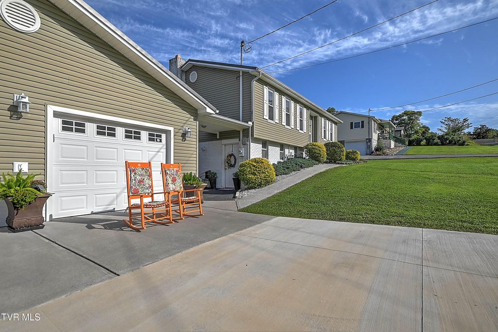 Photo of 121 Brookview Drive, Newport, TN 37821 (MLS # 9995240)