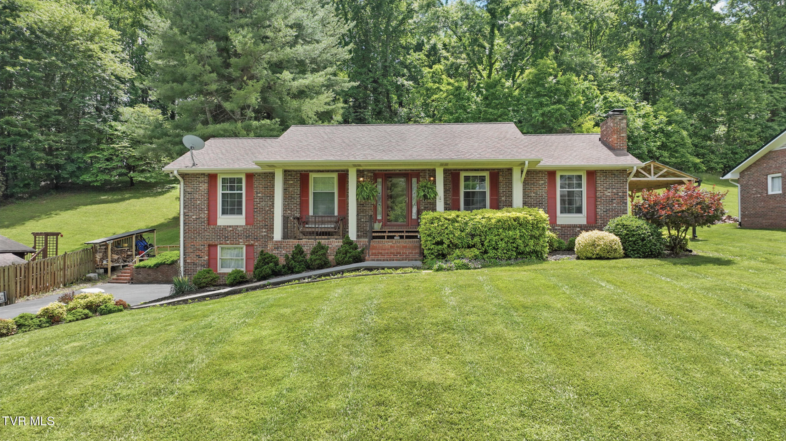 5009 Surrey Drive, Kingsport, Tennessee image 1