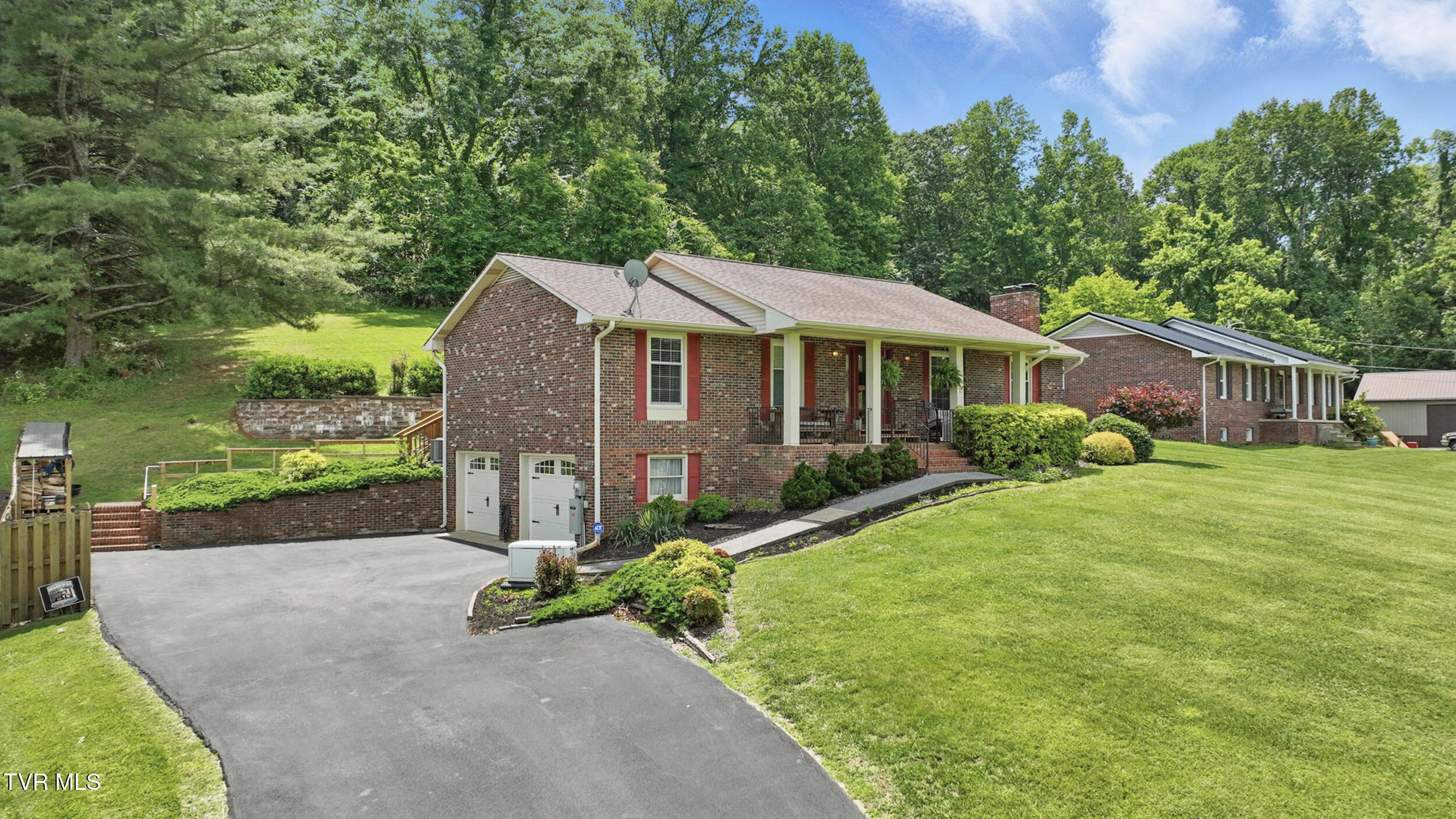 5009 Surrey Drive, Kingsport, Tennessee image 4