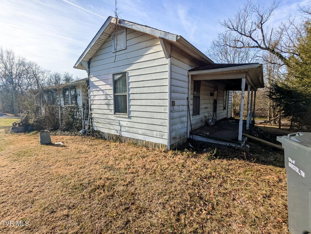 Photo of 104 Lakeview Street, Bristol, TN 37620 (MLS # 9989777)
