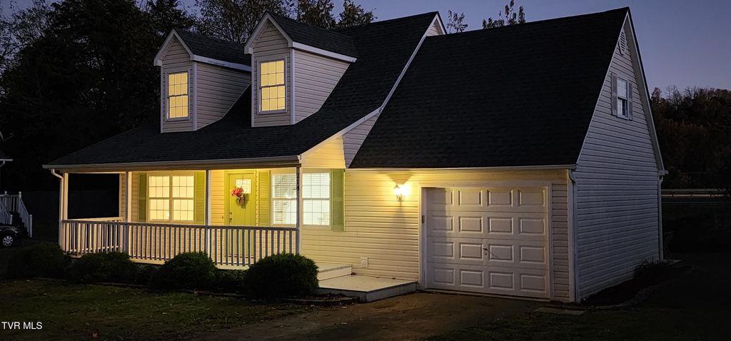 Photo of 214 Hallock Drive, Abingdon, VA 24210 (MLS # 9987281)