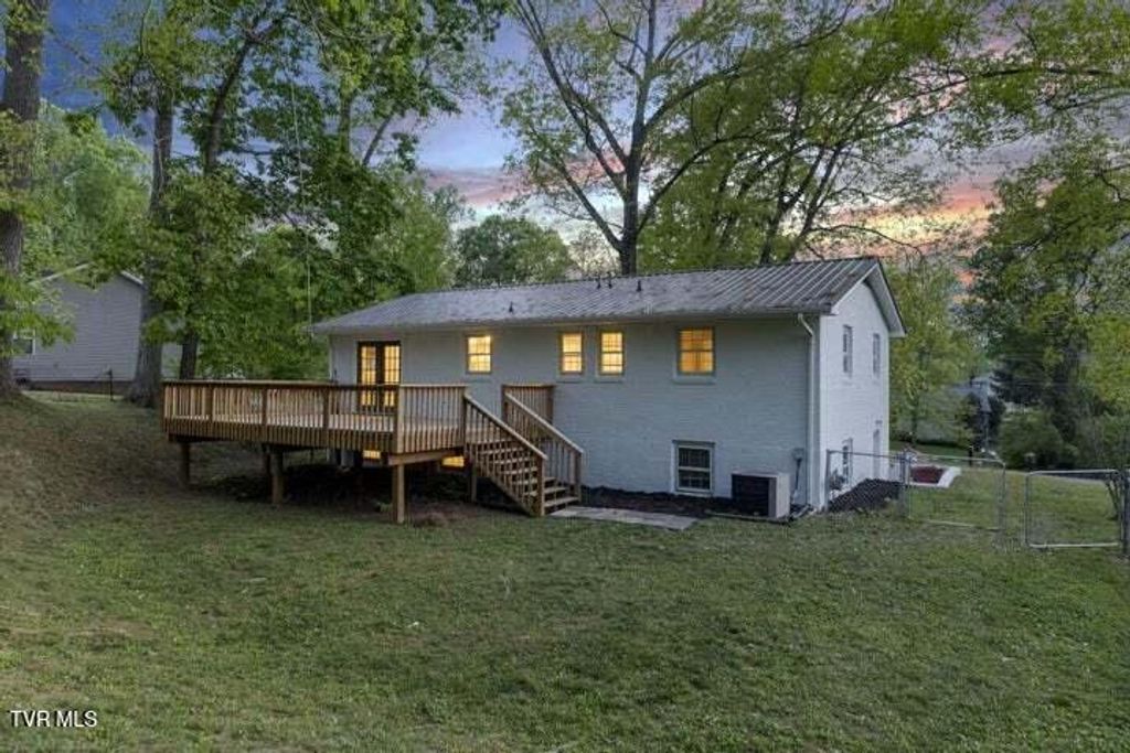 Photo of 4006 Englewood Boulevard, Johnson City, TN 37601 (MLS # 9992243)