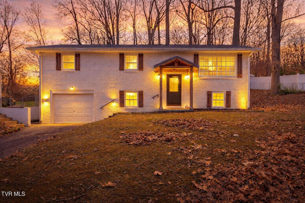 Photo of 4006 Englewood Boulevard, Johnson City, TN 37601 (MLS # 9992243)