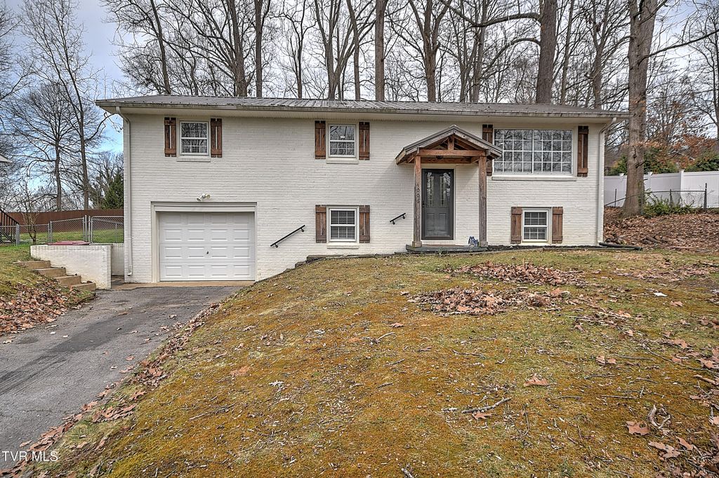 Photo of 4006 Englewood Boulevard, Johnson City, TN 37601 (MLS # 9992243)