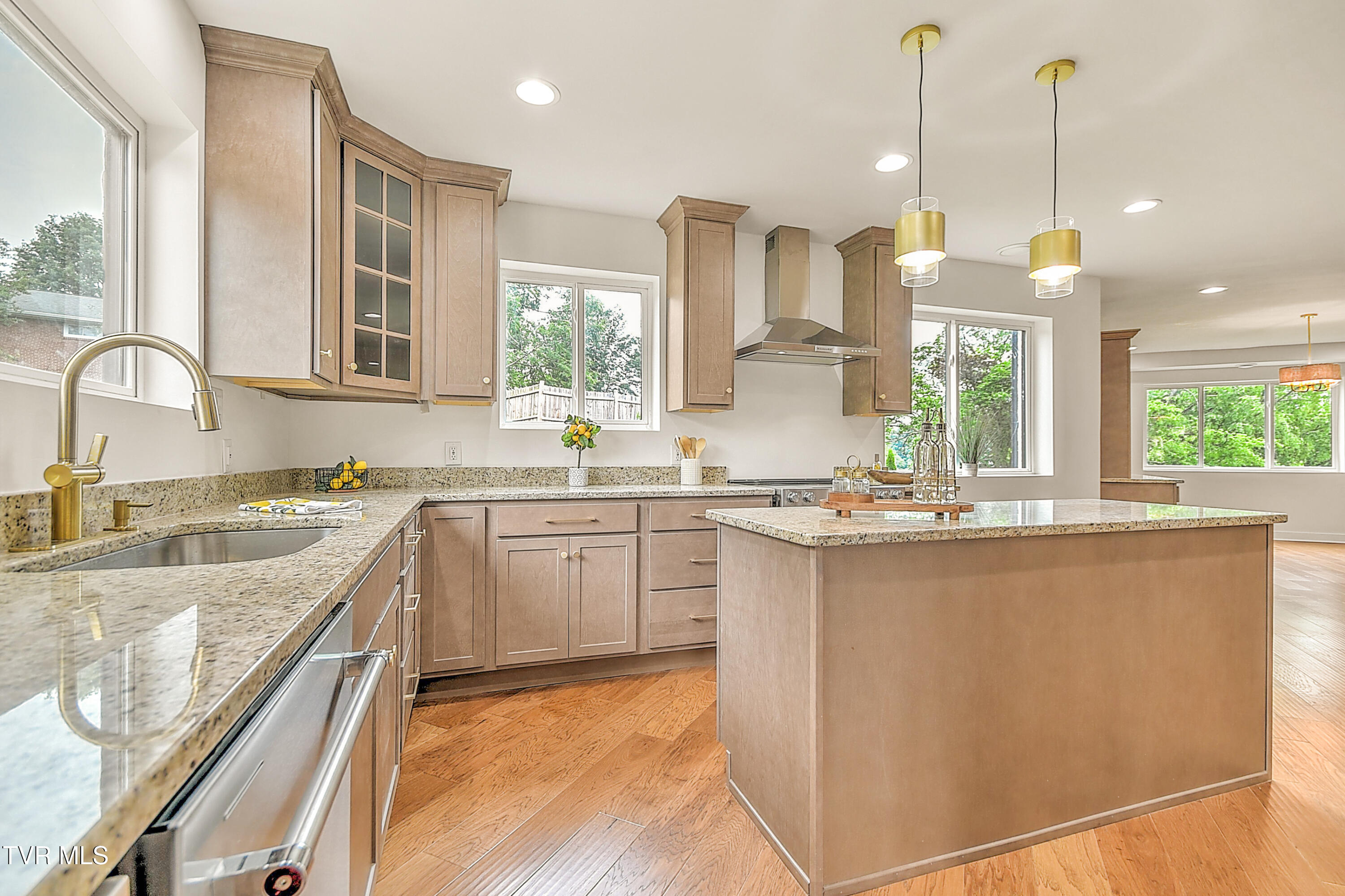 2146 Lee Highway, Bristol, Virginia image 30