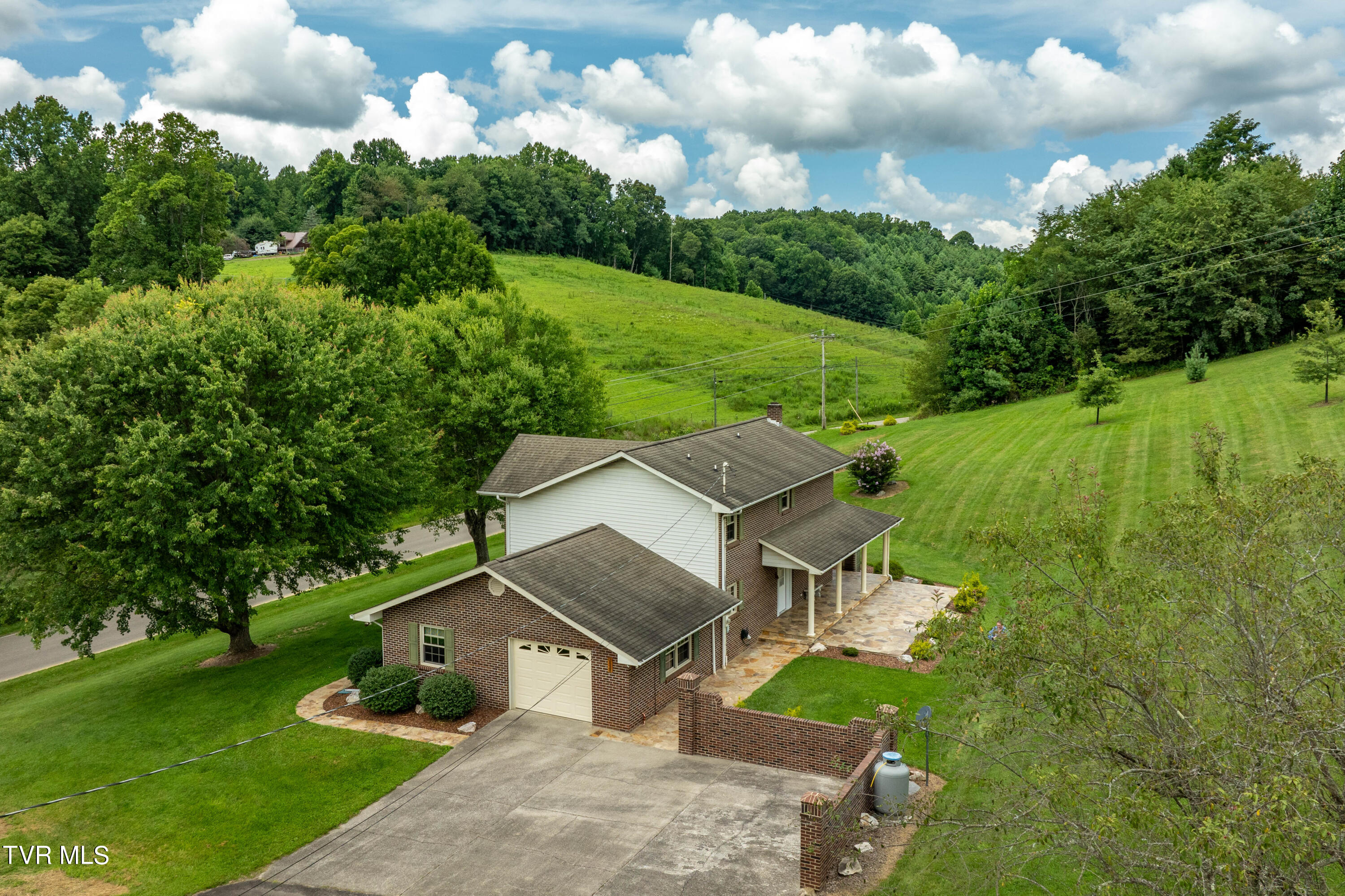 2520 Divide Road, Mountain City, Tennessee image 9