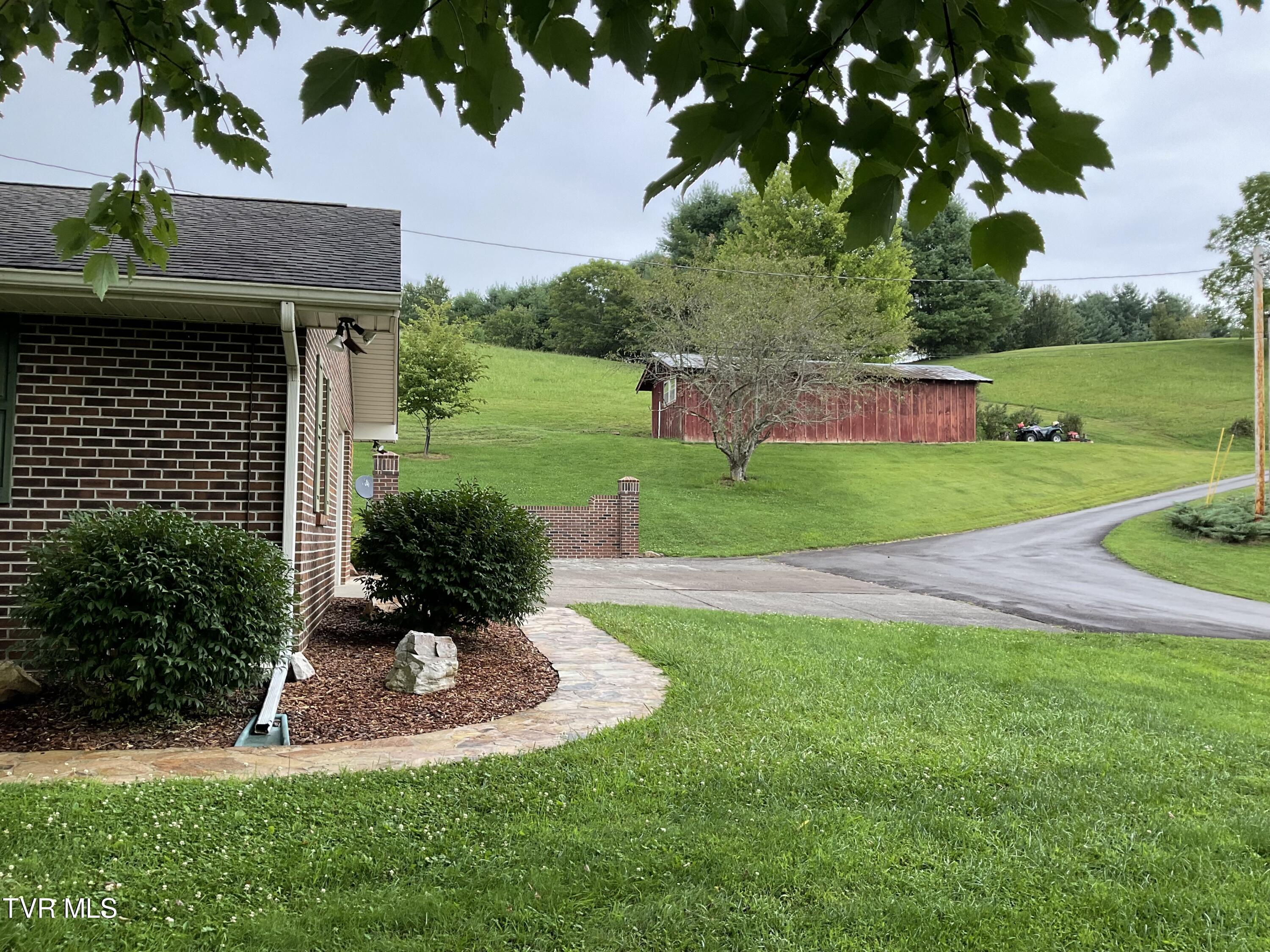 2520 Divide Road, Mountain City, Tennessee image 25