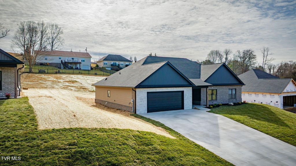 Photo of 474 Middays Rest Rst, Jonesborough, TN 37659 (MLS # 9990535)