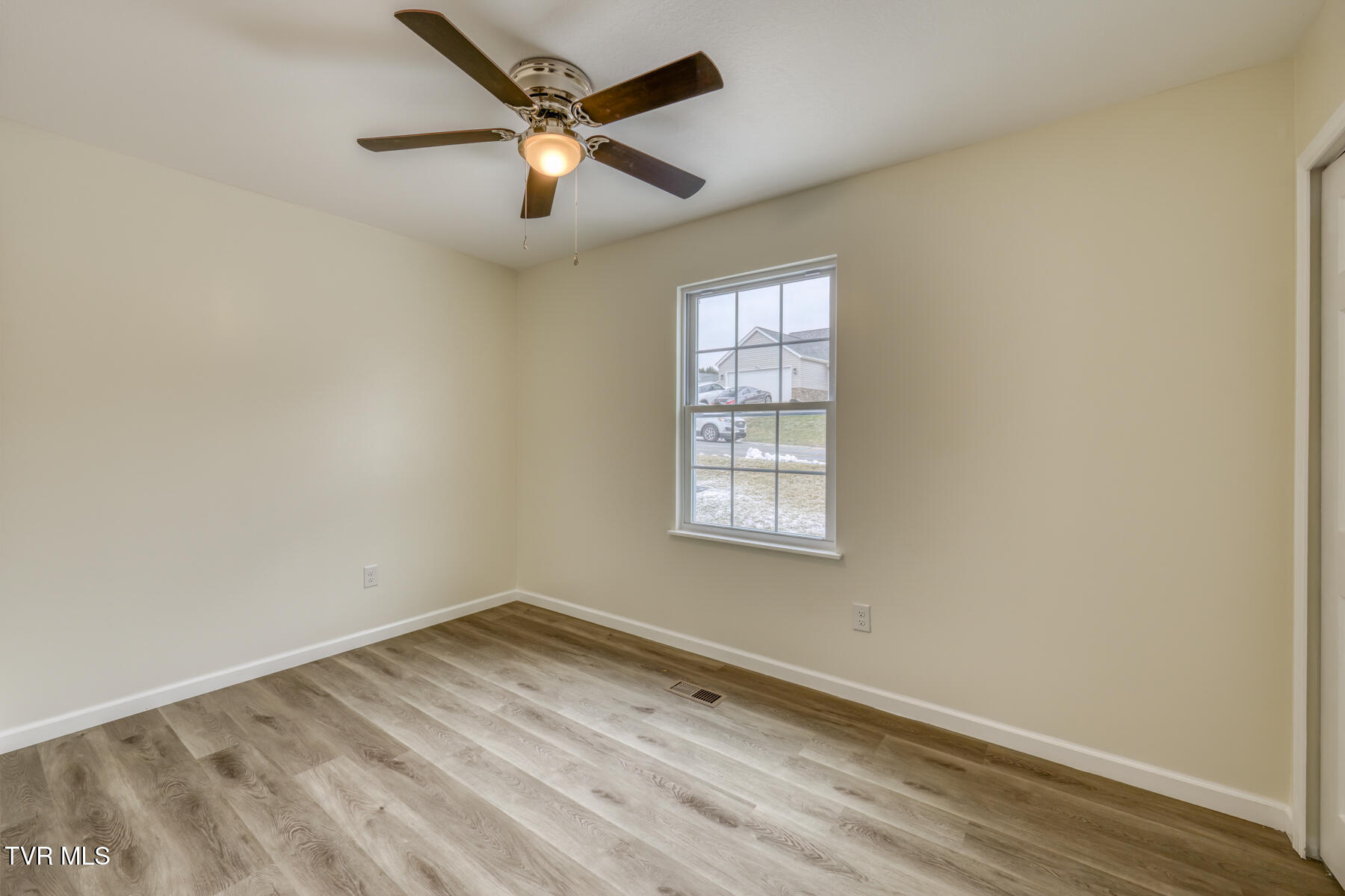 216 Brighton Place, Bristol, Tennessee image 17