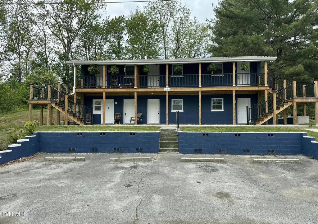 Photo of 249 North Street #2, Bristol, TN 37620 (MLS # 9985934)