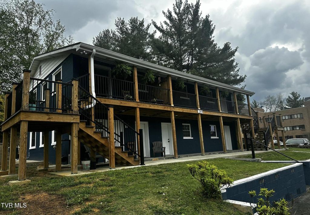 Photo of 249 North Street #2, Bristol, TN 37620 (MLS # 9985934)