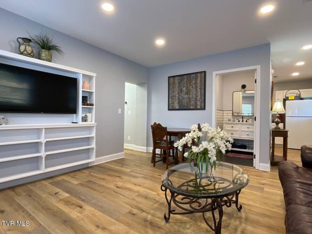 Photo of 249 North Street #2, Bristol, TN 37620 (MLS # 9985934)