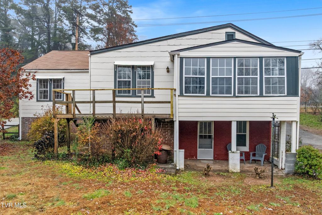 Photo of 5417 Jacksboro Pike, Knoxville, TN 37918 (MLS # 9988892)