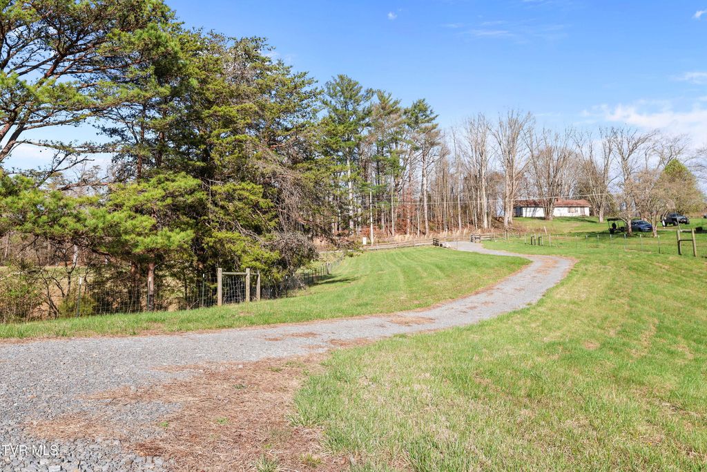 Photo of 990 Bullock Hollow Road, Bristol, TN 37620 (MLS # 9992798)