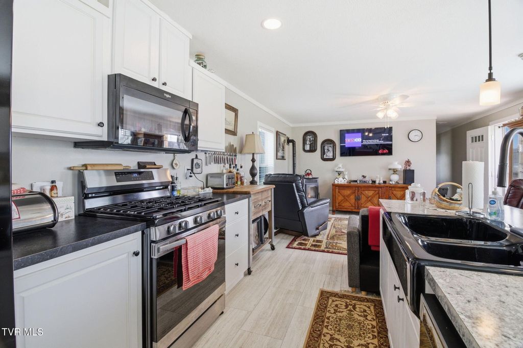 Photo of 1885 Snake Hollow Road, Greeneville, TN 37743 (MLS # 9992579)