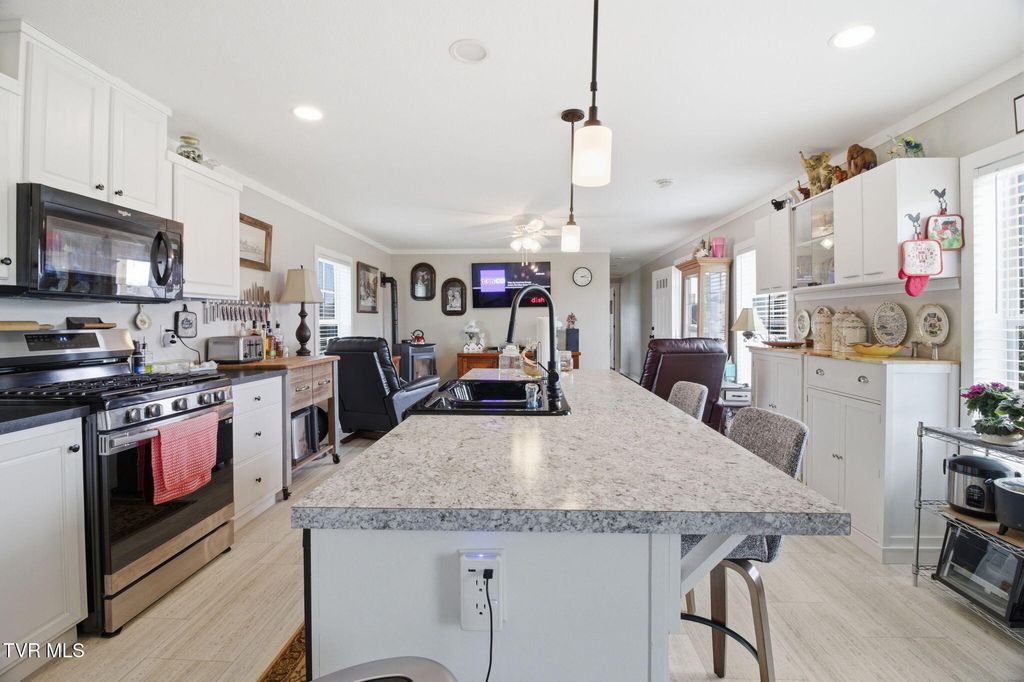 Photo of 1885 Snake Hollow Road, Greeneville, TN 37743 (MLS # 9992579)