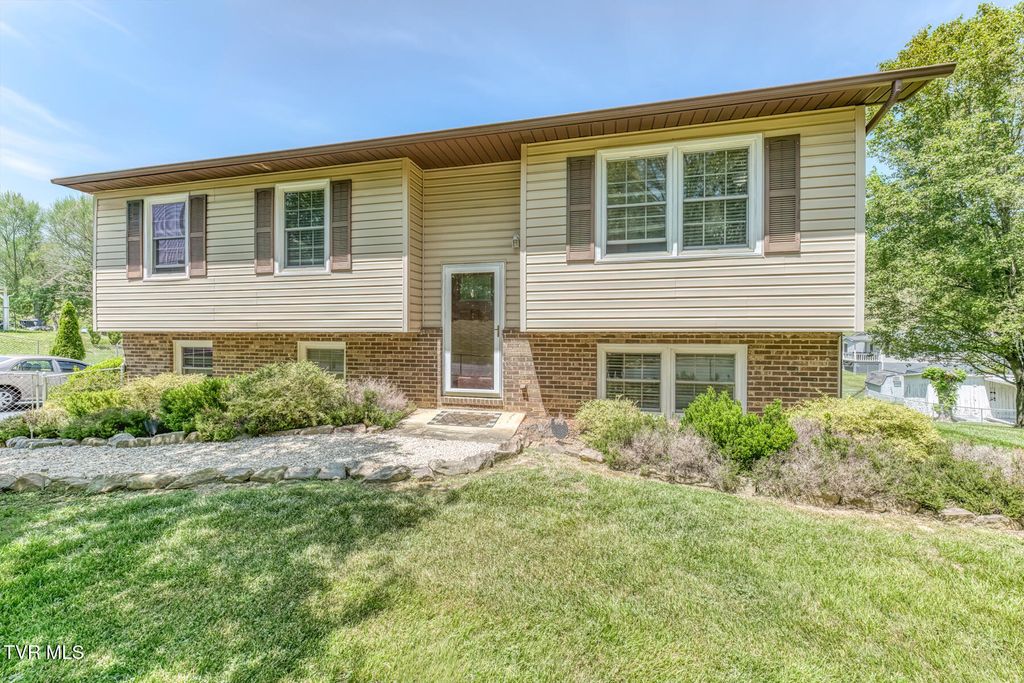 Photo of 560 Big Ridge Road, Kingsport, TN 37660 (MLS # 9994667)