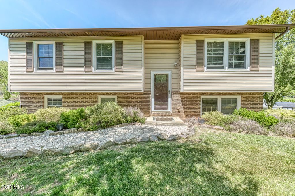 Photo of 560 Big Ridge Road, Kingsport, TN 37660 (MLS # 9994667)