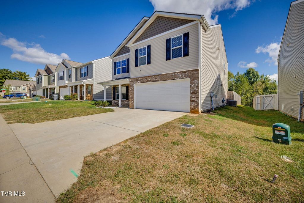 Photo of 1133 Tay Station, Kingsport, TN 37660 (MLS # 9987045)