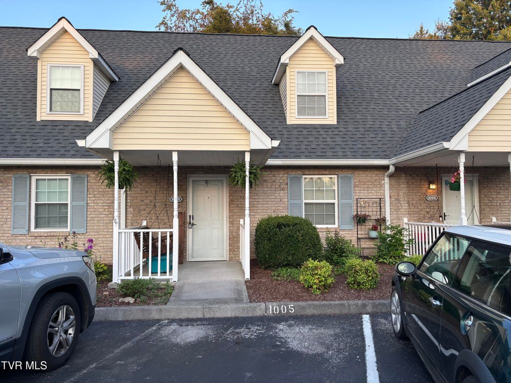 Photo of 1005 Milton Court #1005, Kingsport, TN 37664 (MLS # 9982231)