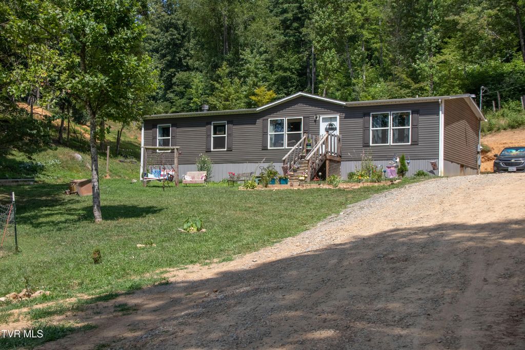 Photo of 22720 Twin Oaks Road, Abingdon, VA 24211 (MLS # 9982906)
