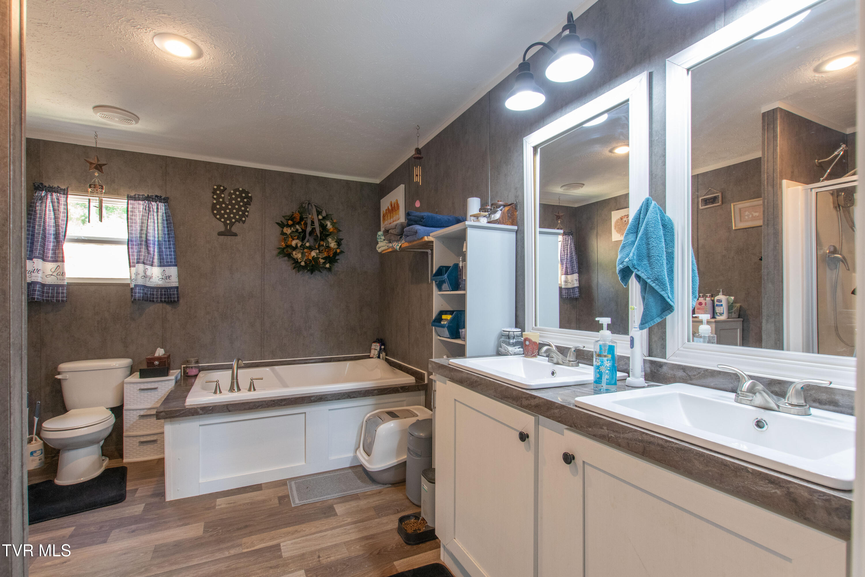 Abingdon, Virginia 24211, United States, 3 Bedrooms Bedrooms, ,2 BathroomsBathrooms,Residential,Active,168815