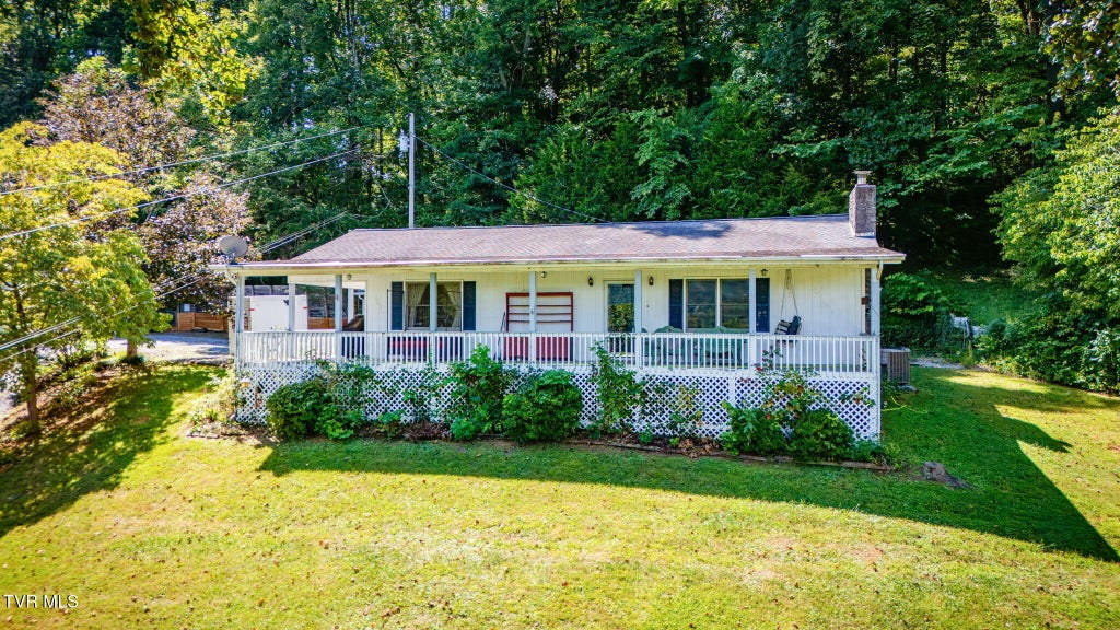 Photo of 222 Clay Little Road, Elizabethton, TN 37643 (MLS # 10000861)