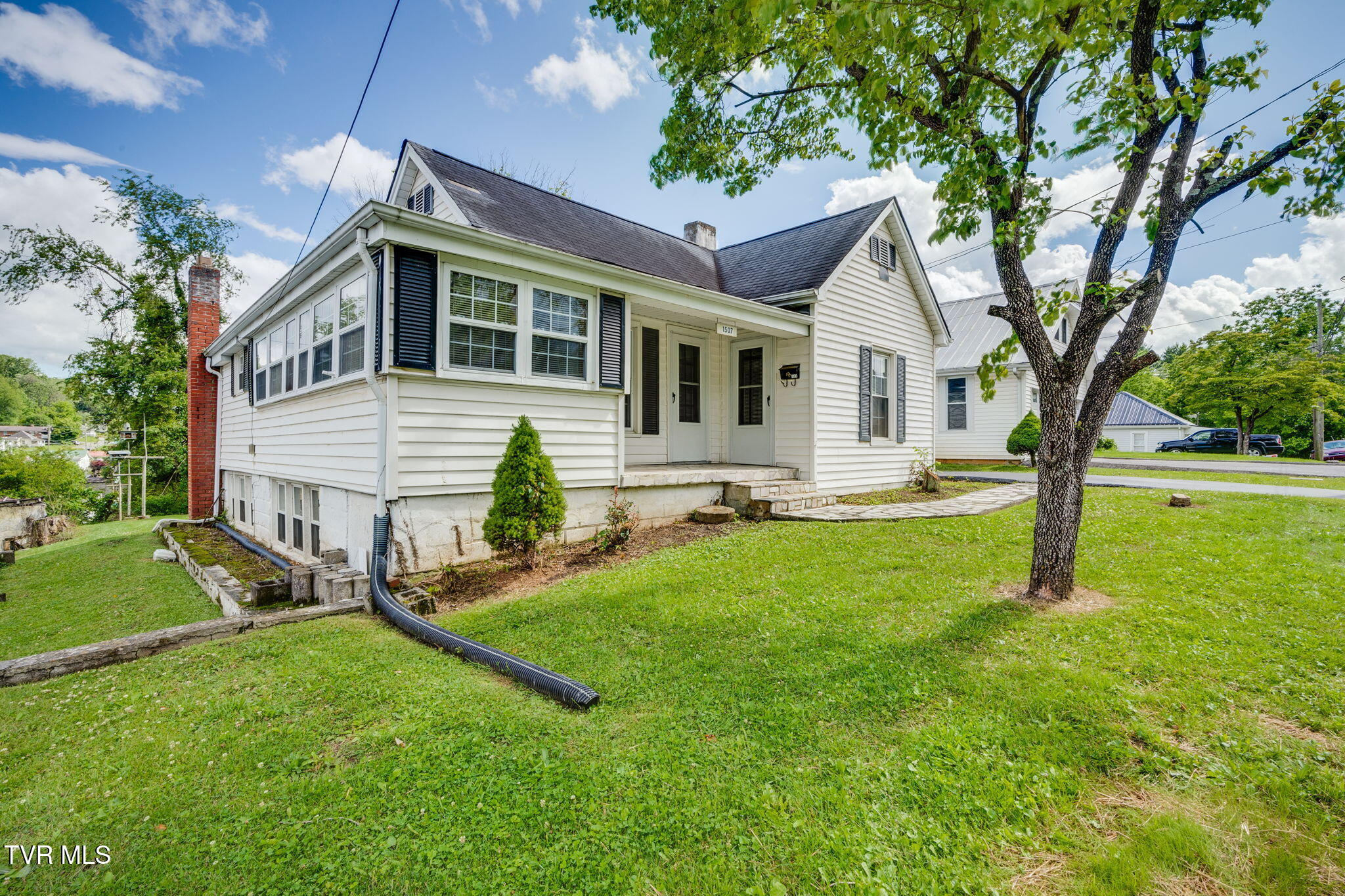1507 Massachusetts Avenue, Bristol, Virginia image 2