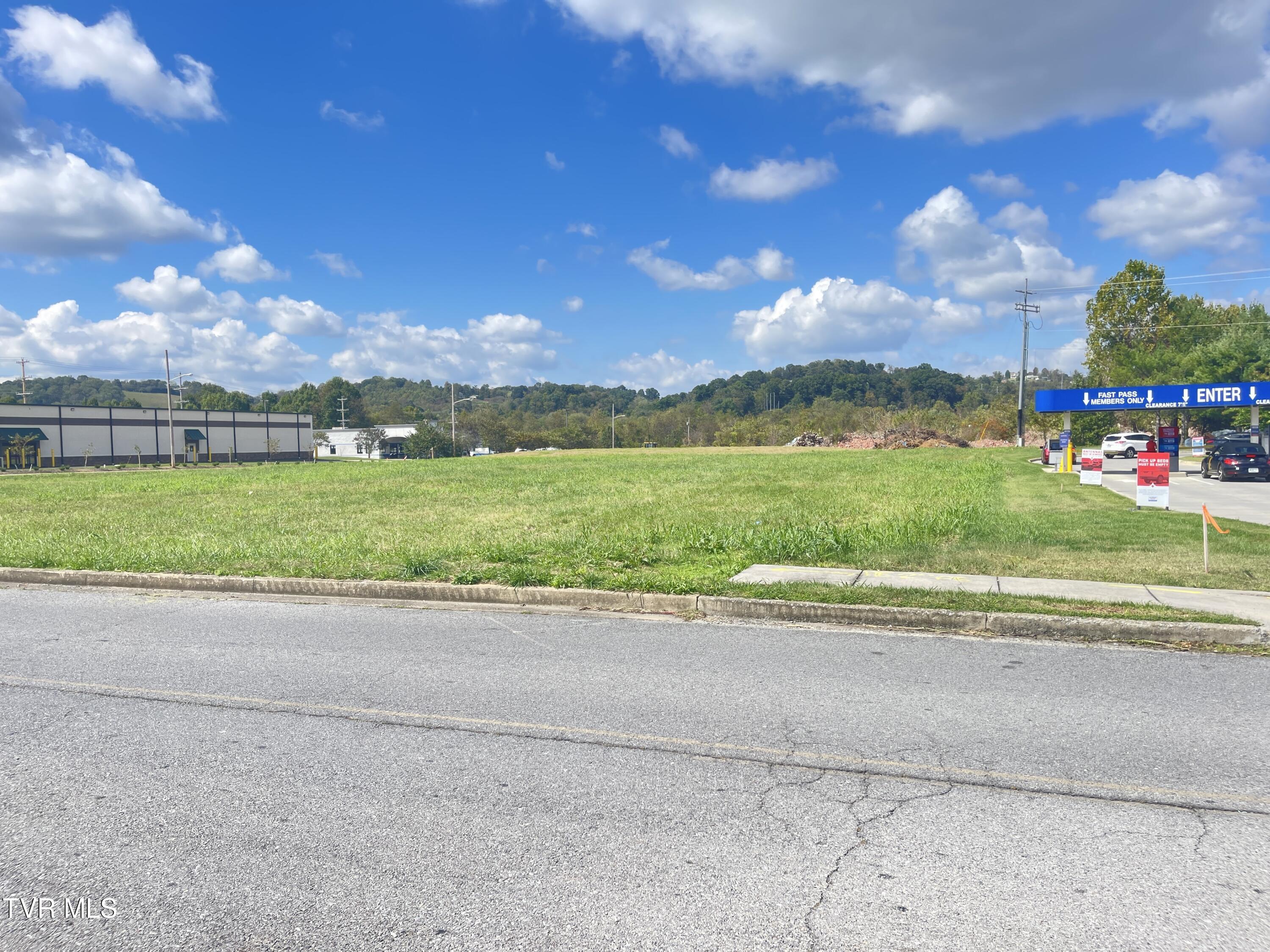 West Elk West/1011 Over Mtn Dr Avenue, Elizabethton, Tennessee image 3
