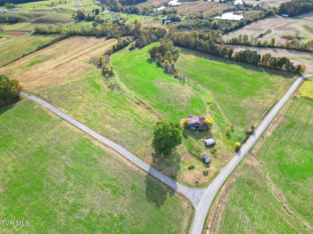 Photo of 36 Kenneytown Road, Greeneville, TN 37745 (MLS # 9987366)
