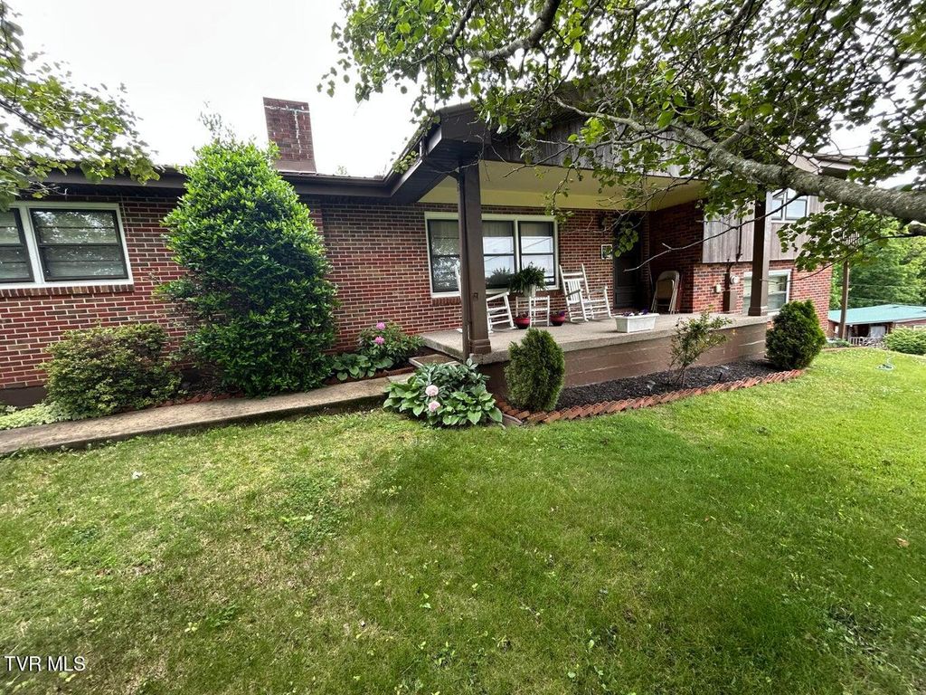 Photo of 1130 Hixson Avenue, Greeneville, TN 37743 (MLS # 9991288)