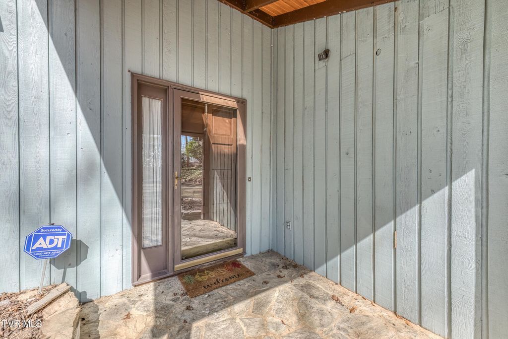 Photo of 431 Brentwood Pvt Drive, Bristol, TN 37620 (MLS # 9993563)