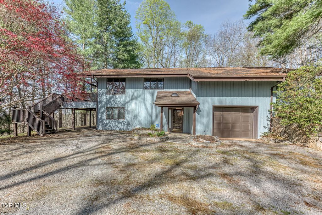 Photo of 431 Brentwood Pvt Drive, Bristol, TN 37620 (MLS # 9993563)