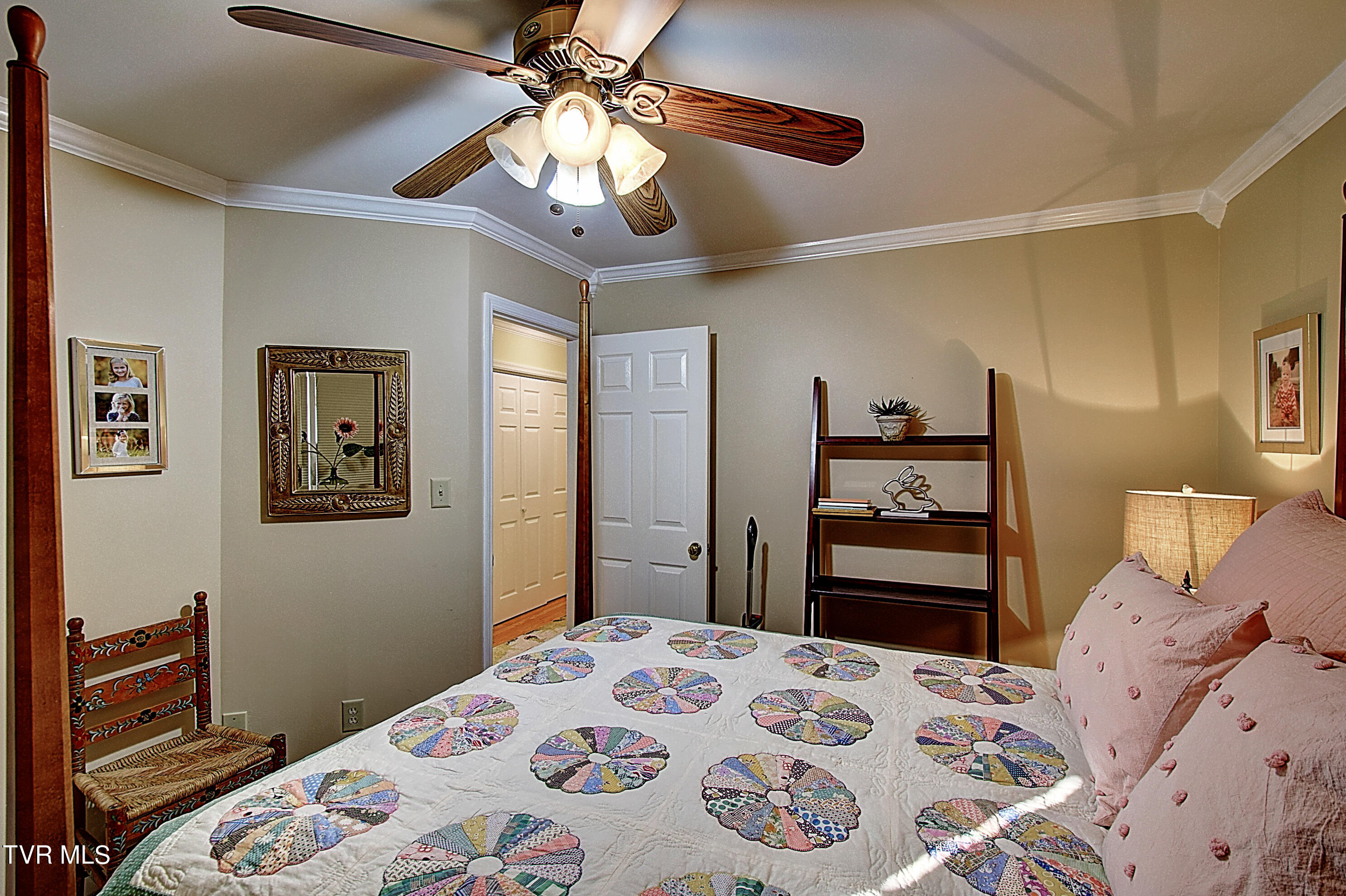 Johnson City, Tennessee 37601, United States, 2 Bedrooms Bedrooms, ,2 BathroomsBathrooms,Residential,Pending,44788