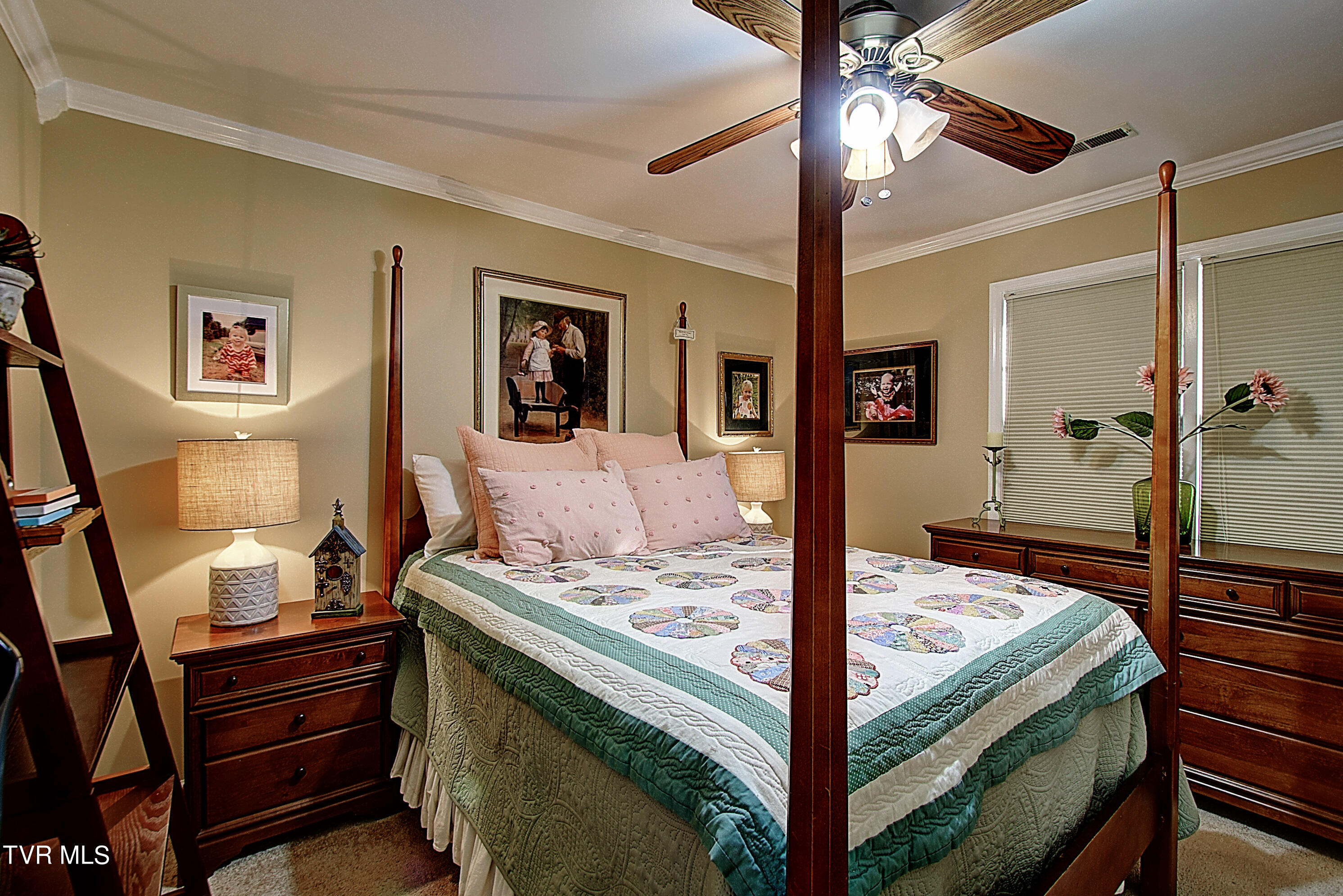 Johnson City, Tennessee 37601, United States, 2 Bedrooms Bedrooms, ,2 BathroomsBathrooms,Residential,Pending,44788