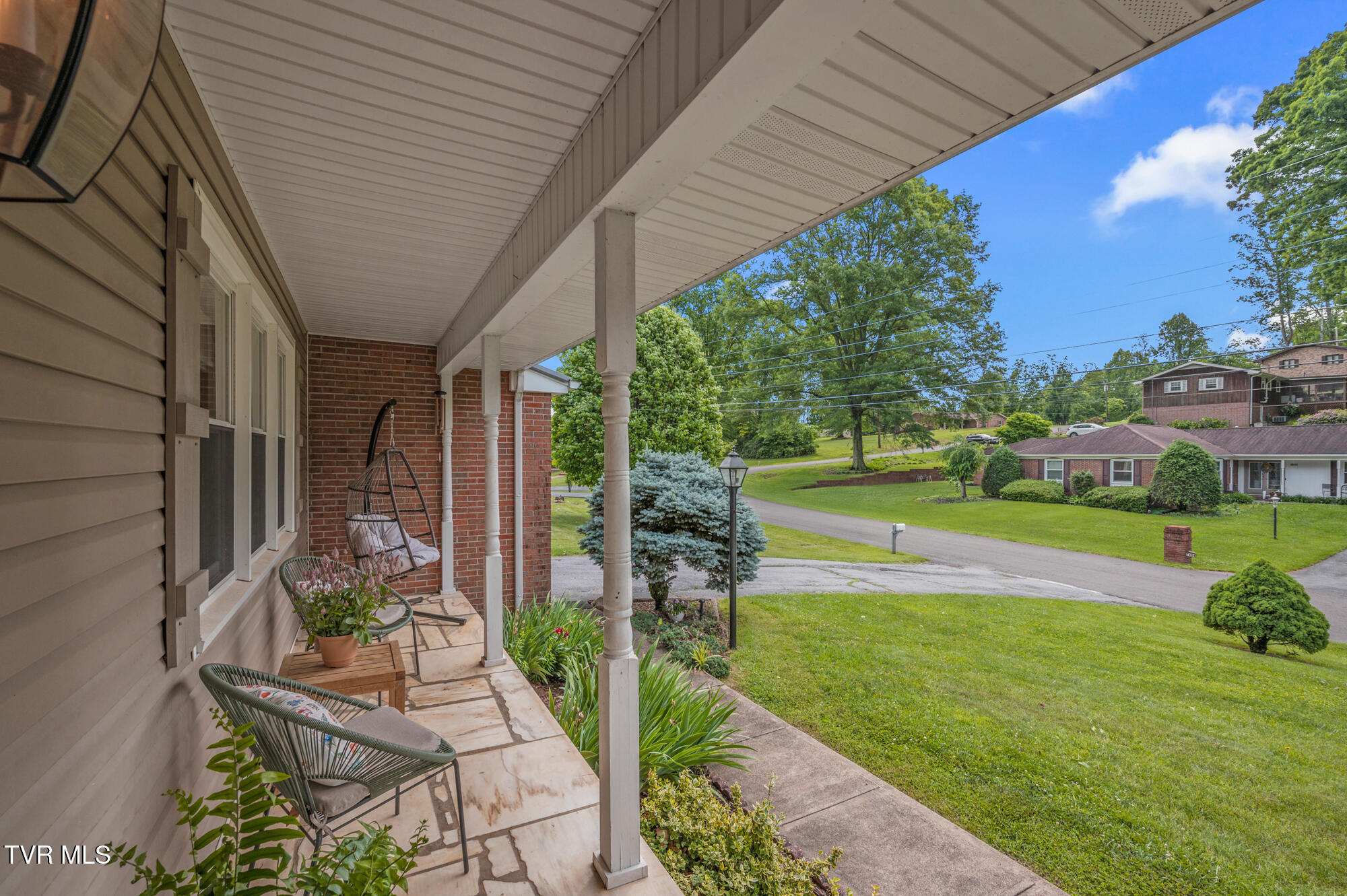 7447 Pin Oak Circle, Bristol, Virginia image 4