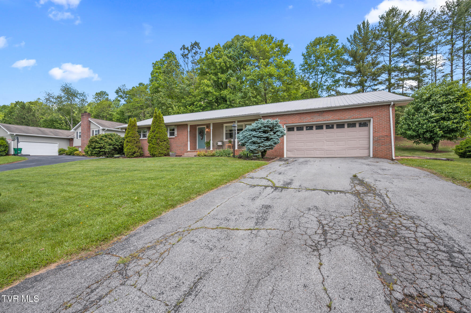 7447 Pin Oak Circle, Bristol, Virginia image 30