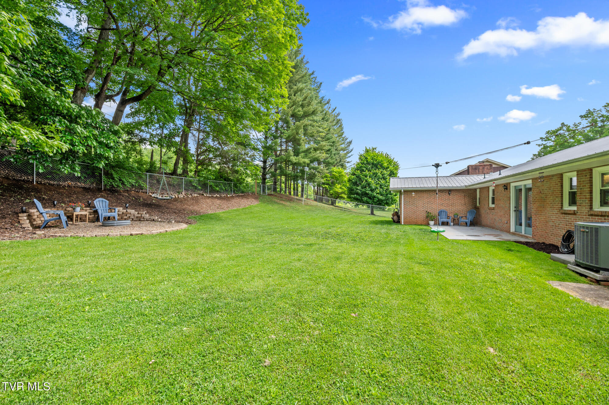 7447 Pin Oak Circle, Bristol, Virginia image 32