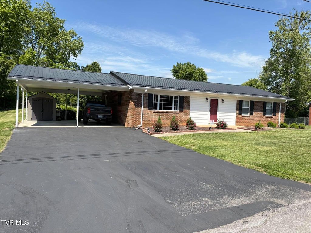 Photo of 134 Briarwood Drive, Gray, TN 37615 (MLS # 9994917)