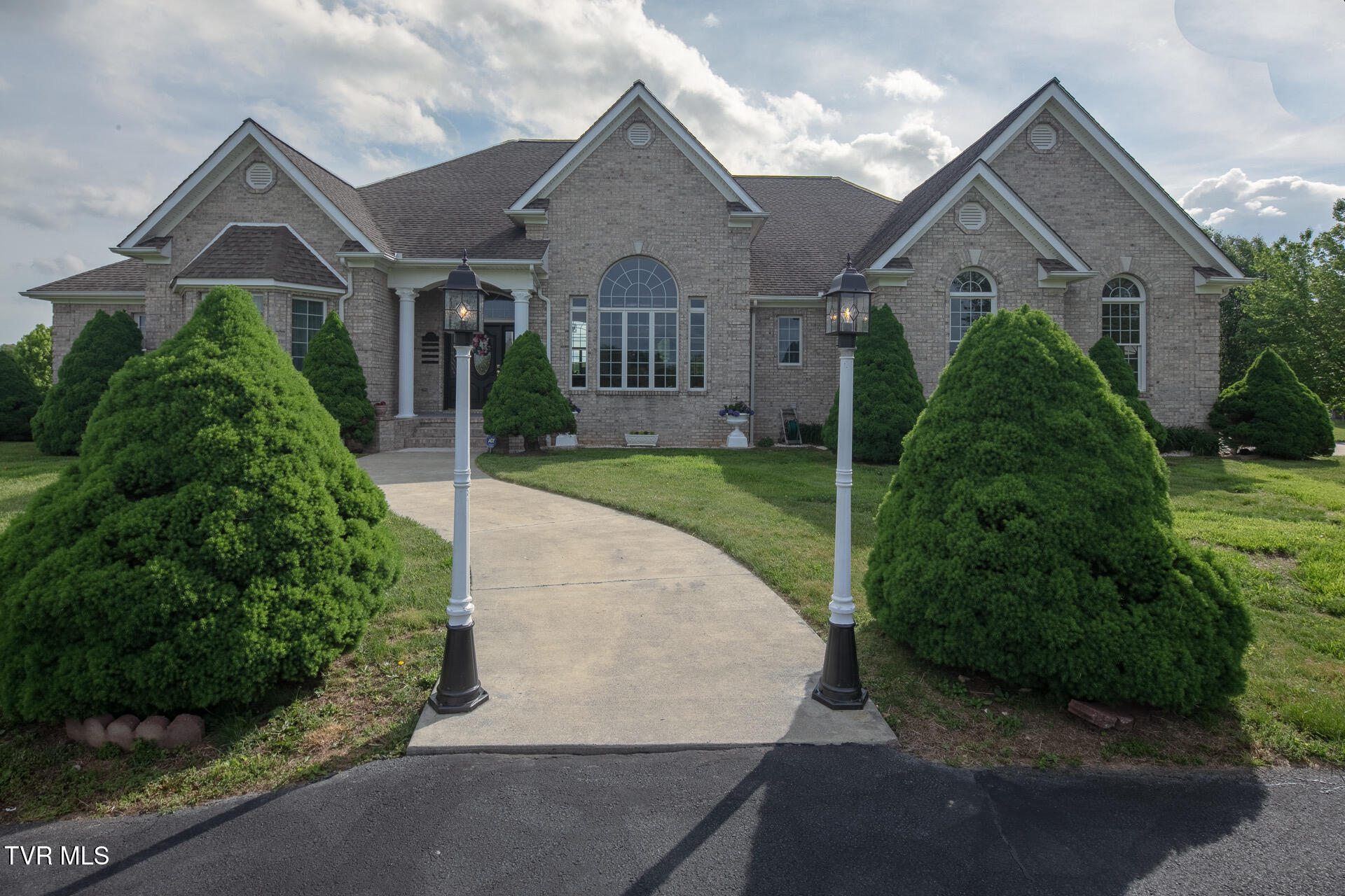 1738 Harbin Hill Road