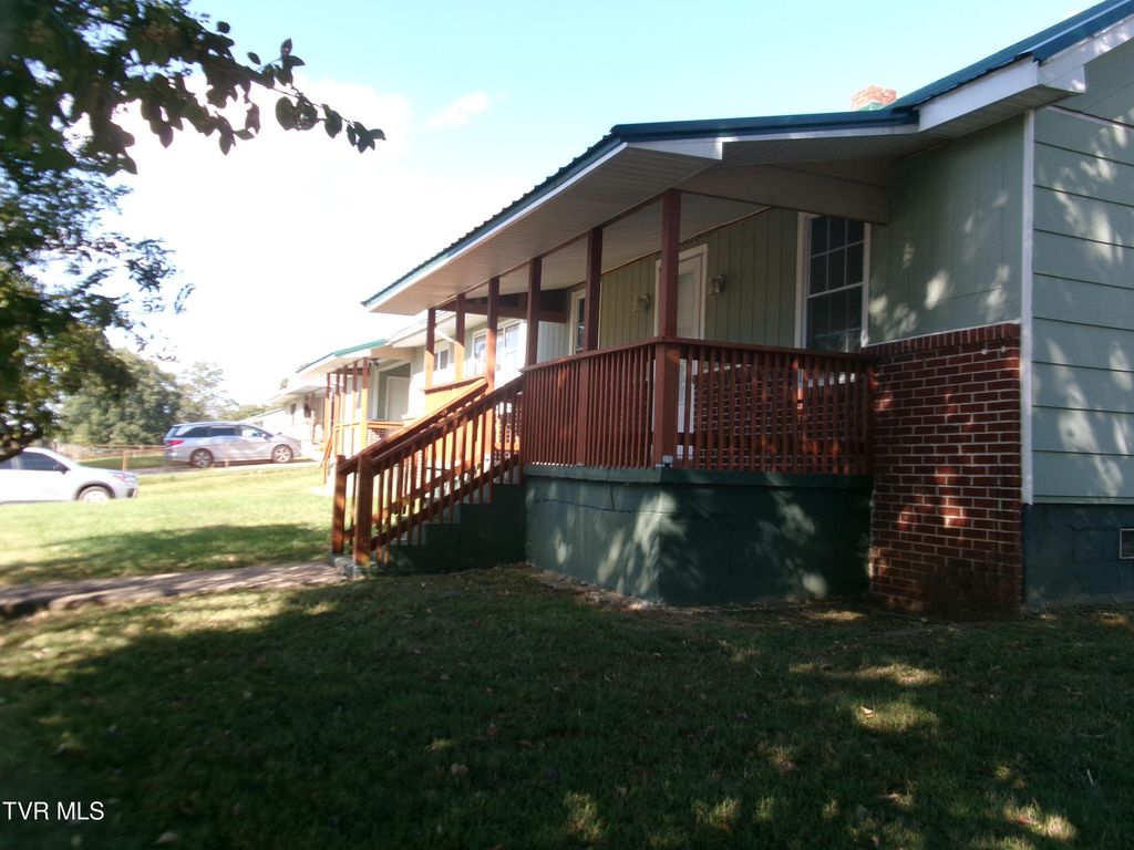 Photo of 443 Holly Street, Mount Carmel, TN 37645 (MLS # 9994566)