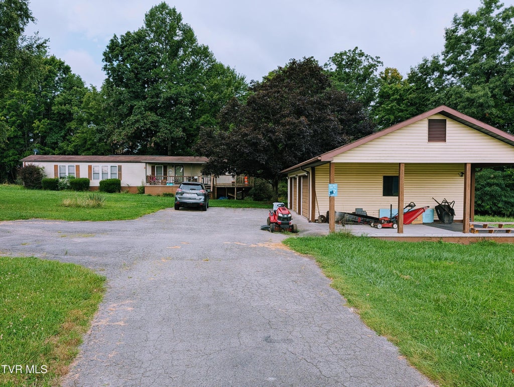 Photo of 3645 Dc Caney Ridge Road, Clintwood, VA 24228 (MLS # 10002148)