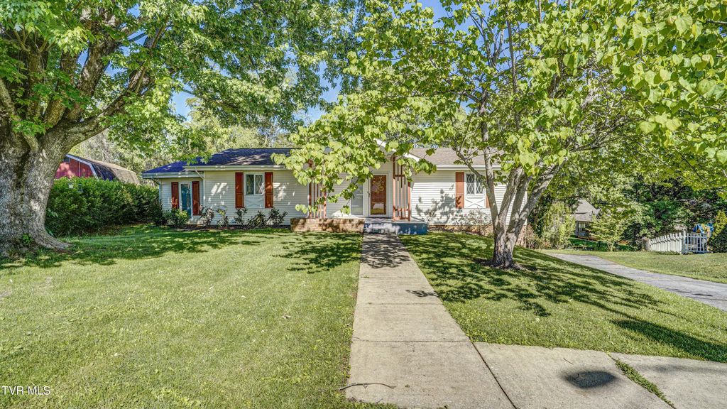 Photo of 4 Haver Hill Court, Johnson City, TN 37604 (MLS # 9995124)