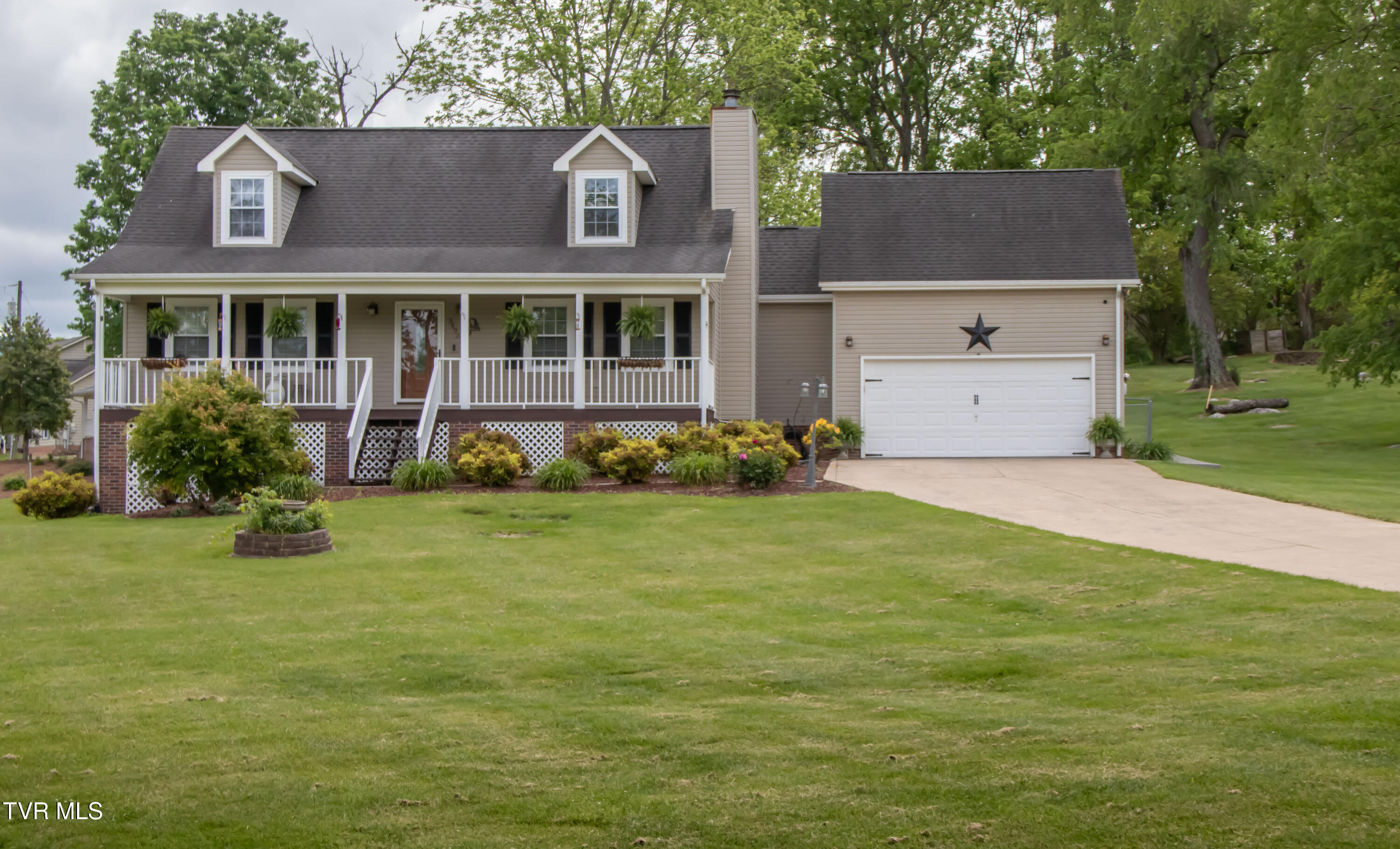 3493 Weaver Pike, Bristol, Tennessee image 2