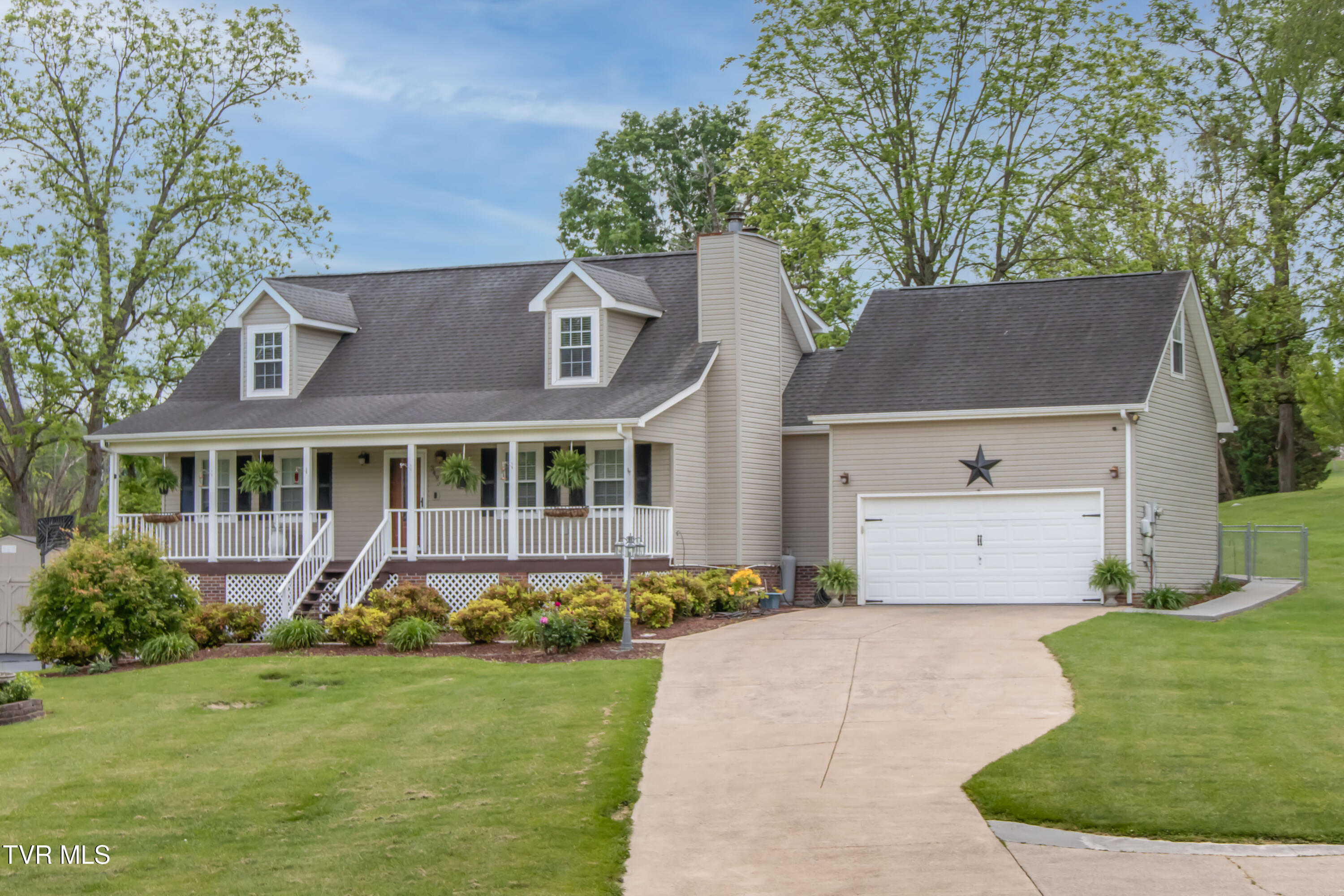 3493 Weaver Pike, Bristol, Tennessee image 1