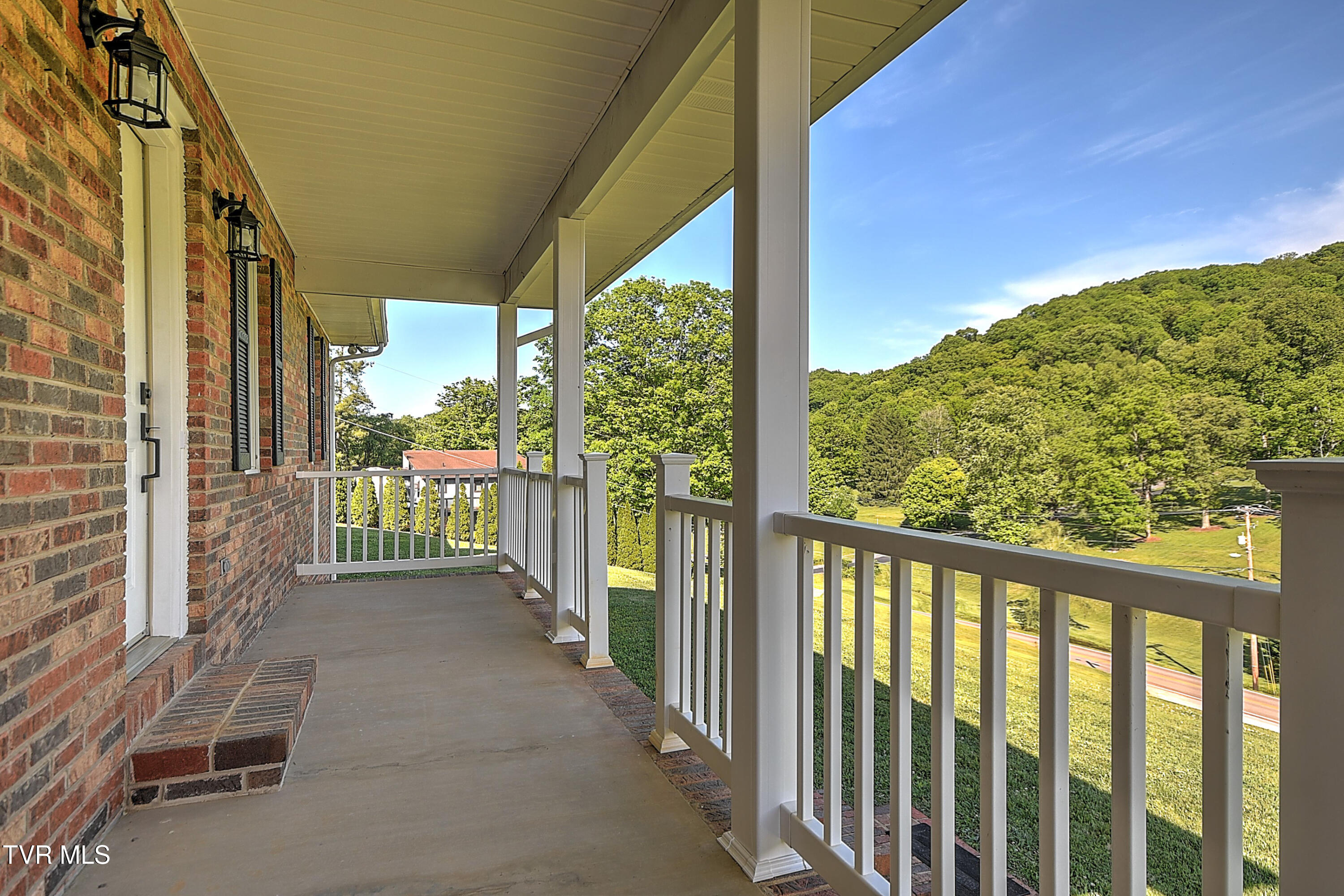 1686 Rock Springs Road