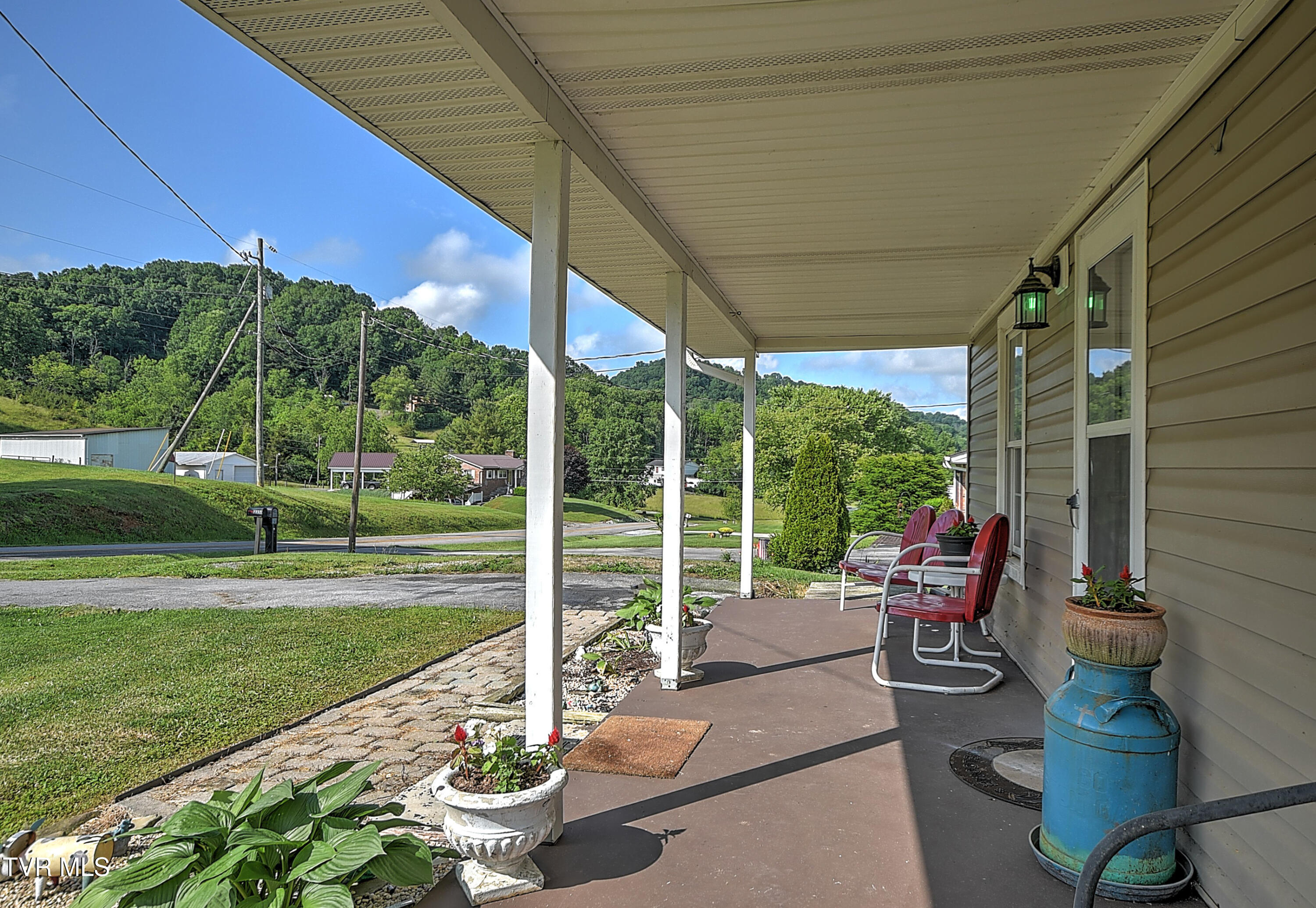 12350 Reedy Creek Road, Bristol, Virginia image 3